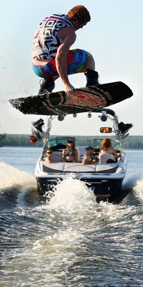 Wakeboarding Waterskiing Boats 