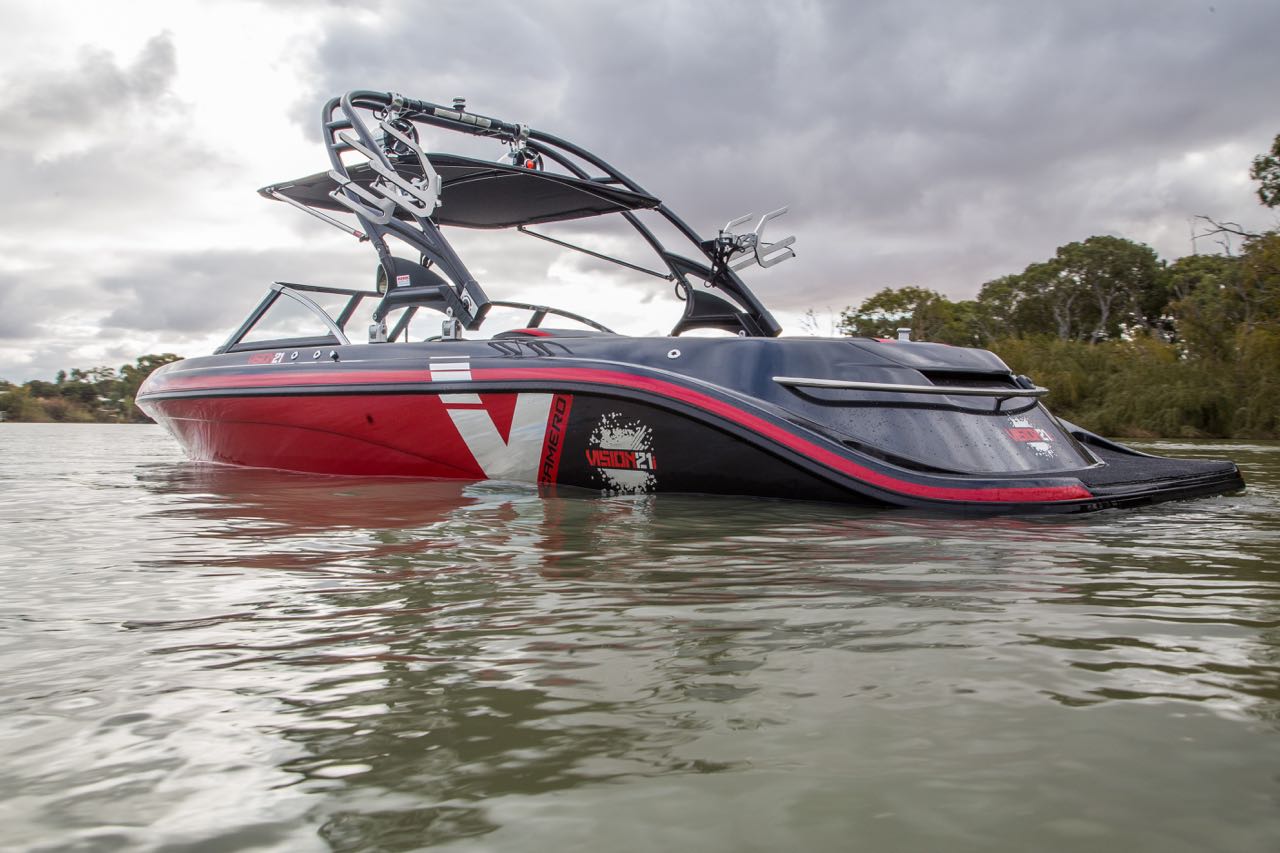 Camero 21I Bowrider