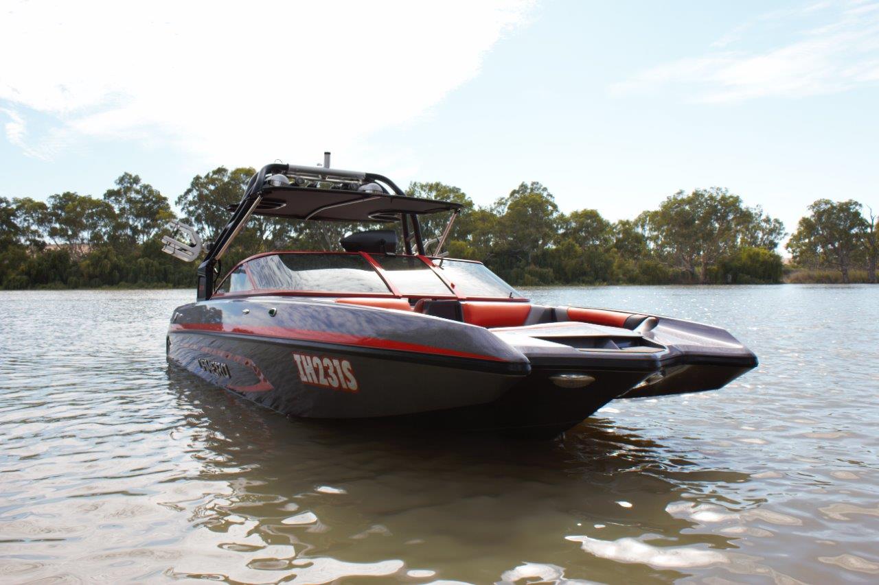 Camero Ski Boat CRX 22c