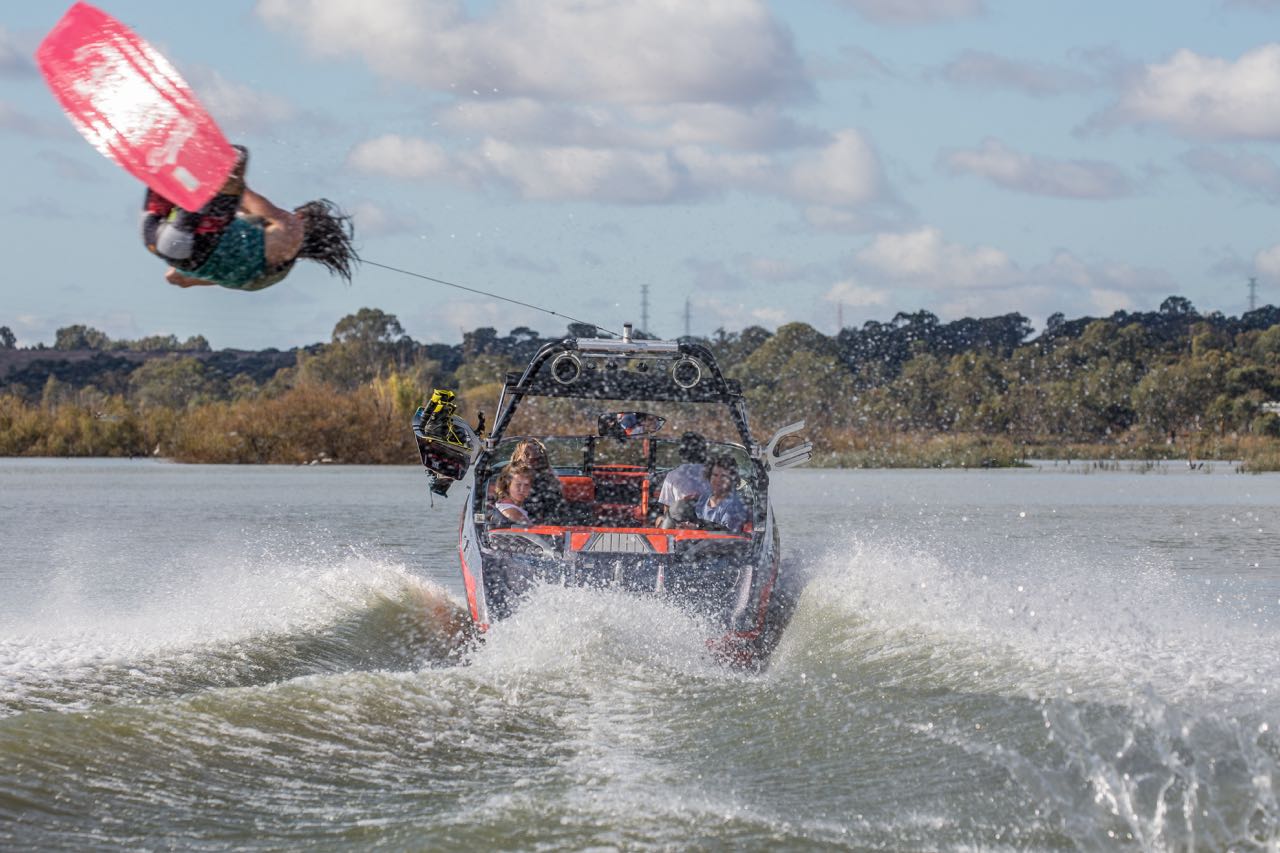 Camero Ski Boat CRX 22v